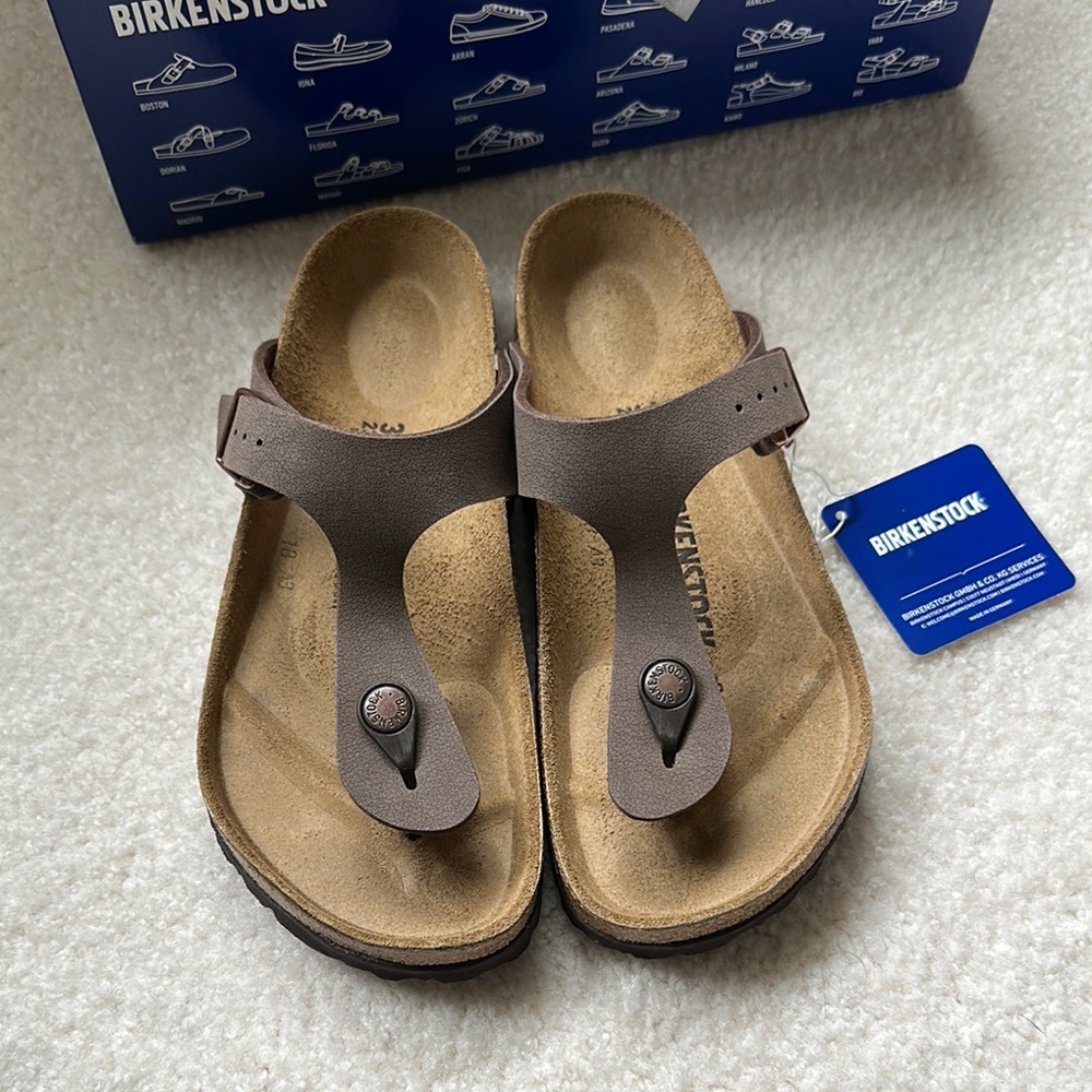 Birkenstock Brown Mocca Gizeh Sandals, Size 36 (5.5/6) new in box